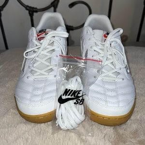 Supreme Nike SB Gato Mens Size 9